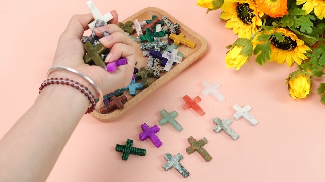 Amazon.com: Nuenen 50 Pcs Cross Crystal Stone Bulks 1'' Natural